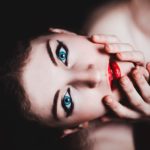 czerwona twarz